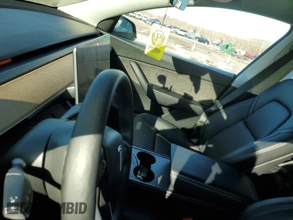 ✅ 2022 Tesla Model Y Long Range • VIN: 7SAYGDEE9NF371325 • Lot: 46917505. Wystawiony na Copart z przebiegiem Nie podano. Bezpłatny archiwum sprzedaży aukcyjnych z USA i szczegółowy raport historii pojazdu na DreamBid. Zdjęcie 9.