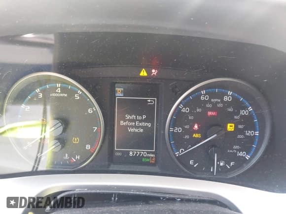 ✅ 2018 Toyota RAV4 XLE • VIN: JTMWFREV2JJ738766 • Lot: 43447810. Listed on IAAI with 87,770 mi. Free auction sales archive from the USA and detailed vehicle history report at DreamBid. Image 7.