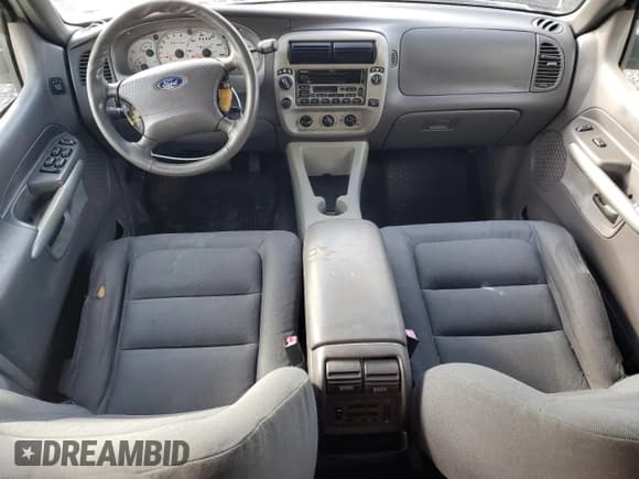 ✅ 2002 Ford Explorer Sport Trac Value • VIN: 1FMZU77E12UD25852 • Lot: 90370455. Listed on Copart with 201,483 mi. Free auction sales archive from the USA and detailed vehicle history report at DreamBid. Image 8.