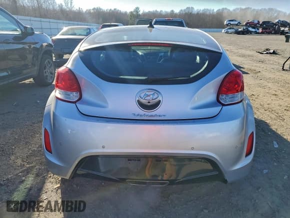 ✅ 2013 Hyundai Veloster w/Black Int • VIN: KMHTC6AD3DU095737 • Lot: 94993125. Wystawiony na Copart z przebiegiem 128 290 mil. Bezpłatny archiwum sprzedaży aukcyjnych z USA i szczegółowy raport historii pojazdu na DreamBid. Zdjęcie 6.