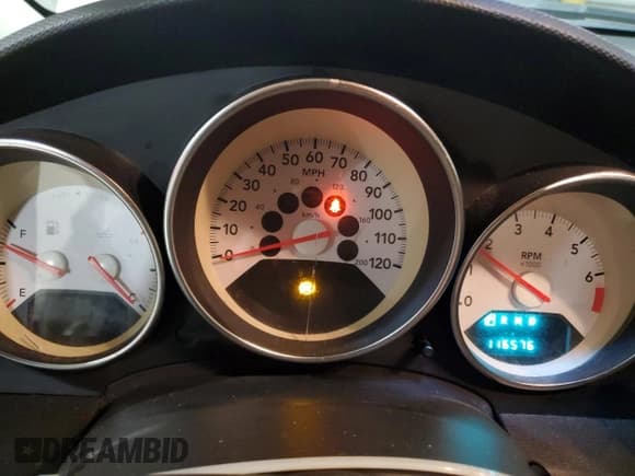 ✅ 2008 Dodge Caliber SXT • VIN: 1B3HB48B38D654958 • Лот: 43612625. Опубликован ранее на Copart с пробегом 116 576 миль. Бесплатный доступ к архиву аукционных продаж из США и подробный отчёт об истории автомобиля на DreamBid. Изображение 9.