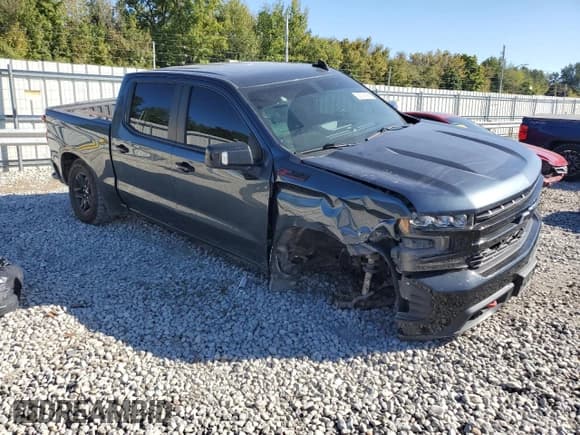 ✅ 2019 Chevrolet Silverado 1500 LT Trail Boss • VIN: 3GCPYFED7KG183711 • Lot: 82708405. Wystawiony na Copart z przebiegiem 121 743 mil. Bezpłatny archiwum sprzedaży aukcyjnych z USA i szczegółowy raport historii pojazdu na DreamBid. Zdjęcie 4.