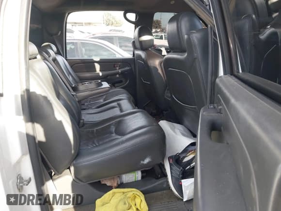 ✅ 2006 Chevrolet Silverado 2500HD LT1 • VIN: 1GCHK23U96F121414 • Lot: 41686044. Listed on IAAI with 165,248 mi. Free auction sales archive from the USA and detailed vehicle history report at DreamBid. Image 8.