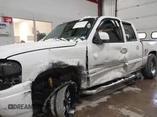 ✅ 2005 GMC Sierra Denali • VIN: 2GTEK63N851366908 • Lot: 41317177. Wystawiony na IAAI z przebiegiem 260 327 mil. Bezpłatny archiwum sprzedaży aukcyjnych z USA i szczegółowy raport historii pojazdu na DreamBid. Zdjęcie 6.