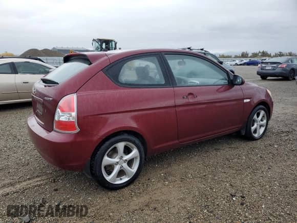 ✅ 2007 Hyundai Accent SE • VIN: KMHCN36C97U025382 • Lot: 81840414. Wystawiony na Copart z przebiegiem 104 198 mil mil. Skorzystaj z bezpłatnego archiwum sprzedaży aukcyjnych z USA i zobacz szczegółowy raport historii pojazdu na DreamBid. Zdjęcie 3.
