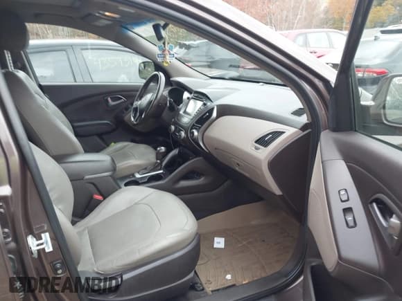 ✅ 2014 Hyundai Tucson SE • VIN: KM8JUCAG7EU844165 • Lot: 43598147. Wystawiony na IAAI z przebiegiem 143 732 mil. Bezpłatny archiwum sprzedaży aukcyjnych z USA i szczegółowy raport historii pojazdu na DreamBid. Zdjęcie 5.