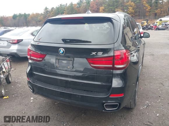 ✅ 2017 BMW X5 xDrive35d • VIN: 5UXKS4C3XH0Y16689 • Lot: 43549169. Listed on IAAI with 78,058 mi. Free auction sales archive from the USA and detailed vehicle history report at DreamBid. Image 17.