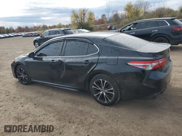 ✅ 2018 Toyota Camry SE • VIN: 4T1B11HK6JU545269 • Lot: 91433865. Listed on Copart with 116,032 mi. Free auction sales archive from the USA and detailed vehicle history report at DreamBid. Image 2.