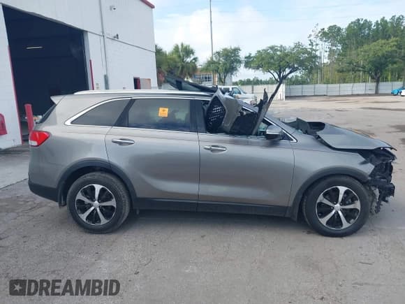 ✅ 2017 Kia Sorento EX • VIN: 5XYPH4A55HG265513 • Лот: 42770763. Опубликован ранее на IAAI с пробегом Не указан. Бесплатный доступ к архиву аукционных продаж из США и подробный отчёт об истории автомобиля на DreamBid. Изображение 13.