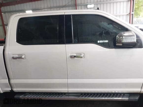 ✅ 2019 Ford F-150 XL • VIN: 1FTEW1E42KKF11089 • Lot: 42337167. Wystawiony na IAAI z przebiegiem 53 182 mil. Bezpłatny archiwum sprzedaży aukcyjnych z USA i szczegółowy raport historii pojazdu na DreamBid. Zdjęcie 13.