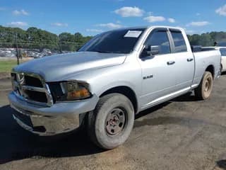 ✅ 2009 Dodge 1500 SLT • VIN: 1D3HB18P59S800614 • Lot: 43380711. Wystawiony na IAAI z przebiegiem 233 099 mil. Bezpłatny archiwum sprzedaży aukcyjnych z USA i szczegółowy raport historii pojazdu na DreamBid. Zdjęcie 2.