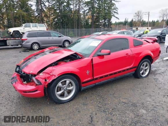 ✅ 2006 Ford Mustang Standard • VIN: 1ZVHT80N765200032 • Lot: 43722050. Listed on IAAI with 104,988 mi. Free auction sales archive from the USA and detailed vehicle history report at DreamBid. Image 2.