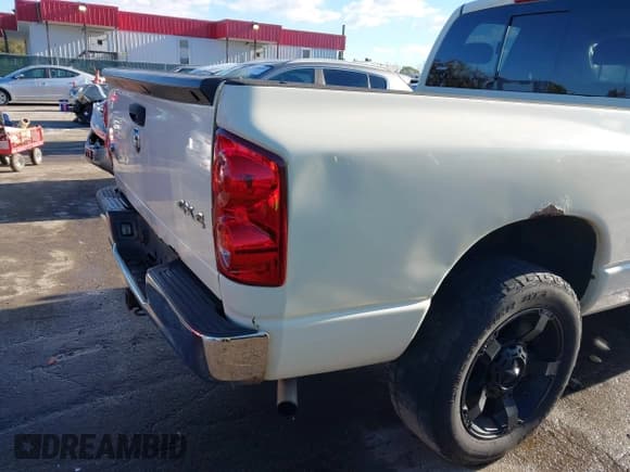 ✅ 2008 Dodge 1500 ST • VIN: 1D7HU18288J165213 • Lot: 43489605. Wystawiony na IAAI z przebiegiem 276 496 mil. Bezpłatny archiwum sprzedaży aukcyjnych z USA i szczegółowy raport historii pojazdu na DreamBid. Zdjęcie 17.