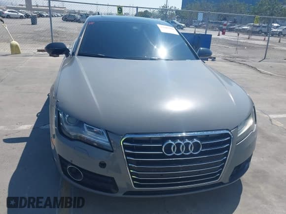 ✅ 2012 Audi A7 Prestige • VIN: WAUSGAFC6CN006028 • Lot: 43185386. Wystawiony na IAAI z przebiegiem 212 583 mil. Bezpłatny archiwum sprzedaży aukcyjnych z USA i szczegółowy raport historii pojazdu na DreamBid. Zdjęcie 12.