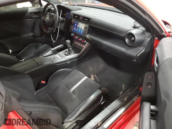 ✅ 2022 Toyota 86 Premium • VIN: JF1ZNBE1XN9753856 • Lot: 46524905. Wystawiony na Copart z przebiegiem 44 745 mil. Bezpłatny archiwum sprzedaży aukcyjnych z USA i szczegółowy raport historii pojazdu na DreamBid. Zdjęcie 8.