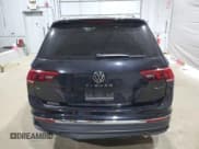✅ 2023 Volkswagen Tiguan SE • VIN: 3VVMB7AX4PM016811 • Lot: 66844505. Wystawiony na Copart z przebiegiem 20 987 mil. Bezpłatny archiwum sprzedaży aukcyjnych z USA i szczegółowy raport historii pojazdu na DreamBid. Zdjęcie 6.