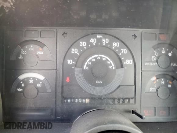 ✅ 1990 GMC Sierra 1500 • VIN: 1GTDC14Z1LZ545163 • Lot: 80943525. Wystawiony na Copart z przebiegiem 181 256 mil. Bezpłatny archiwum sprzedaży aukcyjnych z USA i szczegółowy raport historii pojazdu na DreamBid. Zdjęcie 10.