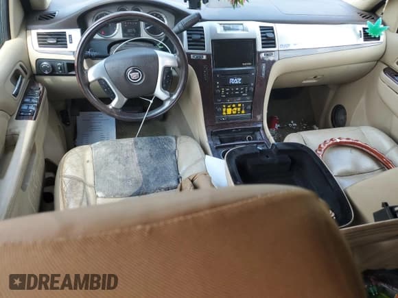 ✅ 2010 Cadillac Escalade • VIN: 1GYUKAEF8AR169401 • Лот: 68390435. Опубликован ранее на Copart с пробегом 308 147 миль. Бесплатный доступ к архиву аукционных продаж из США и подробный отчёт об истории автомобиля на DreamBid. Изображение 8.