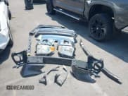 ✅ 2015 Toyota Tundra SR5 • VIN: 5TFEY5F10FX192015 • Lot: 42461496. Wystawiony na IAAI z przebiegiem 117 856 mil. Bezpłatny archiwum sprzedaży aukcyjnych z USA i szczegółowy raport historii pojazdu na DreamBid. Zdjęcie 12.