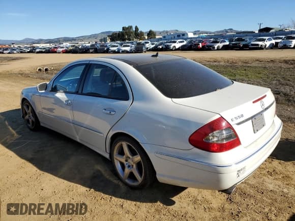 ✅ 2009 Mercedes-Benz E 550 Sport • VIN: WDBUF72X59B371349 • Лот: 41536565. Опубликован ранее на Copart с пробегом 188 483 миль. Бесплатный доступ к архиву аукционных продаж из США и подробный отчёт об истории автомобиля на DreamBid. Изображение 2.