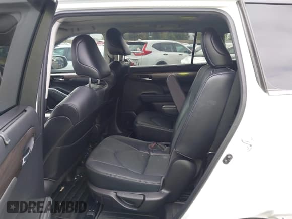 ✅ 2022 Toyota Highlander Platinum • VIN: 5TDFZRBH7NS202720 • Лот: 43703105. Опубликован ранее на IAAI с пробегом 61 791 миль. Бесплатный доступ к архиву аукционных продаж из США и подробный отчёт об истории автомобиля на DreamBid. Изображение 8.