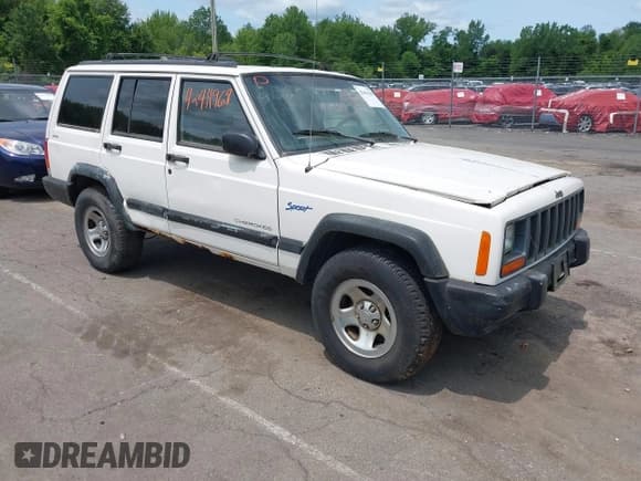 ✅ 1998 Jeep Cherokee Sport • VIN: 1J4FJ68SXWL243008 • Lot: 42411968. Listed on IAAI with 147,680 mi. Free auction sales archive from the USA and detailed vehicle history report at DreamBid. Image 1.