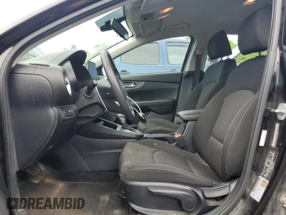 ✅ 2019 Kia Forte LXS • VIN: 3KPF24AD6KE104497 • Лот: 60855155. Опубликован ранее на Copart с пробегом 66 805 миль. Бесплатный доступ к архиву аукционных продаж из США и подробный отчёт об истории автомобиля на DreamBid. Изображение 7.