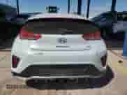 2019 Hyundai Veloster Turbo z VIN KMHTH6AB5KU005422, wystawiony jako Copart lot #70096284 z przebiegiem 68 828 mil mil oraz Szkoda całkowita • Salvage title. Historia ofert i sprzedaży dostępna na DreamBid. Obrazek 6.