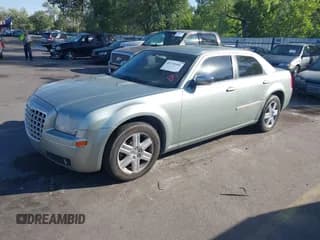 ✅ 2006 Chrysler 300 Touring • VIN: 2C3KK53G56H133158 • Lot: 42778508. Wystawiony na IAAI z przebiegiem 187 013 mil. Bezpłatny archiwum sprzedaży aukcyjnych z USA i szczegółowy raport historii pojazdu na DreamBid. Zdjęcie 2.