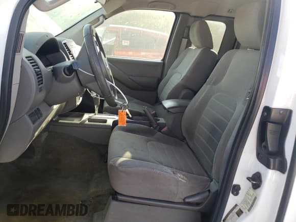 ✅ 2014 Nissan Frontier S • VIN: 1N6BD0CT1EN764045 • Lot: 65275805. Wystawiony na Copart z przebiegiem 216 996 mil. Bezpłatny archiwum sprzedaży aukcyjnych z USA i szczegółowy raport historii pojazdu na DreamBid. Zdjęcie 7.