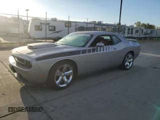 ✅ 2013 Dodge Challenger R/T Plus • VIN: 2C3CDYBT2DH728559 • Lot: 71962954. Wystawiony na Copart z przebiegiem 92 794 mil. Bezpłatny archiwum sprzedaży aukcyjnych z USA i szczegółowy raport historii pojazdu na DreamBid. Zdjęcie 1.