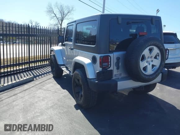 ✅ 2012 Jeep Wrangler Arctic • VIN: 1C4AJWBG2CL229572 • Lot: 41756442. Wystawiony na IAAI z przebiegiem 82 619 mil. Bezpłatny archiwum sprzedaży aukcyjnych z USA i szczegółowy raport historii pojazdu na DreamBid. Zdjęcie 3.