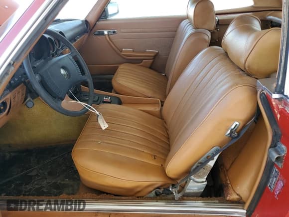 ✅ 1977 Mercedes-Benz 450 • VIN: 10704412037461 • Лот: 48947805. Опубликован ранее на Copart с пробегом 168 071 миль. Бесплатный доступ к архиву аукционных продаж из США и подробный отчёт об истории автомобиля на DreamBid. Изображение 7.