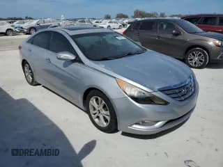 ✅ 2011 Hyundai Sonata SE • VIN: 5NPEC4AC0BH301256 • Lot: 76279154. Wystawiony na Copart z przebiegiem Nie podano. Bezpłatny archiwum sprzedaży aukcyjnych z USA i szczegółowy raport historii pojazdu na DreamBid. Zdjęcie 4.