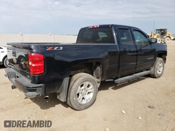 ✅ 2019 Chevrolet Silverado 1500 LT • VIN: 2GCVKPEC9K1236178 • Lot: 70506534. Wystawiony na Copart z przebiegiem 130 008 mil. Bezpłatny archiwum sprzedaży aukcyjnych z USA i szczegółowy raport historii pojazdu na DreamBid. Zdjęcie 3.