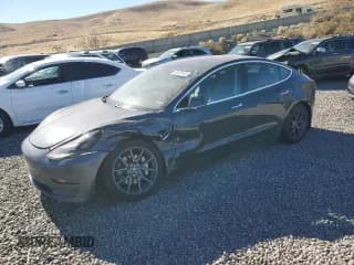 ✅ 2018 Tesla Model 3 Long Range Battery • VIN: 5YJ3E1EB1JF066526 • Lot: 90638445. Wystawiony na Copart z przebiegiem 174 568 mil. Bezpłatny archiwum sprzedaży aukcyjnych z USA i szczegółowy raport historii pojazdu na DreamBid. Zdjęcie 1.