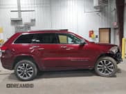 ✅ 2018 Jeep Grand Cherokee High Altitude • VIN: 1C4RJFCG4JC412065 • Lot: 43488728. Wystawiony na IAAI z przebiegiem 135 281 mil. Bezpłatny archiwum sprzedaży aukcyjnych z USA i szczegółowy raport historii pojazdu na DreamBid. Zdjęcie 13.
