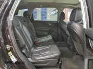 ✅ 2017 Audi Q7 Premium Plus • VIN: WA1LAAF73HD007785 • Lot: 96477355. Wystawiony na Copart z przebiegiem 96 136 mil. Bezpłatny archiwum sprzedaży aukcyjnych z USA i szczegółowy raport historii pojazdu na DreamBid. Zdjęcie 11.