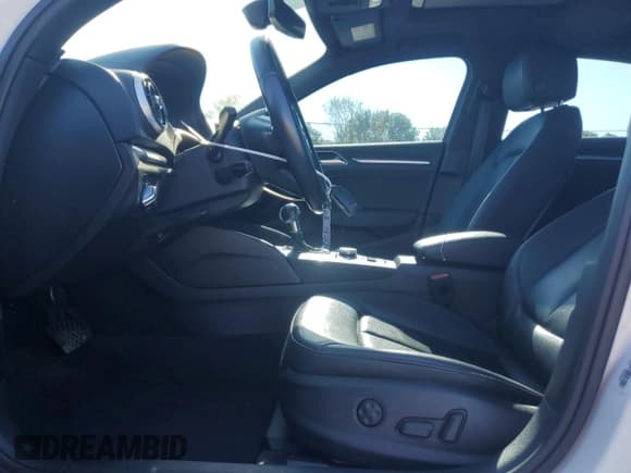 ✅ 2018 Audi A3 Premium Plus • VIN: WAUGUGFF4J1003404 • Лот: 69975335. Опубликован ранее на Copart с пробегом 87 048 миль. Бесплатный доступ к архиву аукционных продаж из США и подробный отчёт об истории автомобиля на DreamBid. Изображение 7.