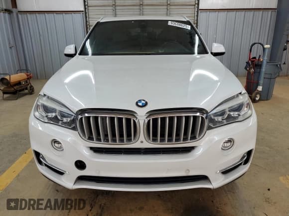 ✅ 2017 BMW X5 xDrive50i • VIN: 5UXKR6C32H0J85055 • Lot: 93608625. Wystawiony na Copart z przebiegiem 107 953 mil. Bezpłatny archiwum sprzedaży aukcyjnych z USA i szczegółowy raport historii pojazdu na DreamBid. Zdjęcie 5.