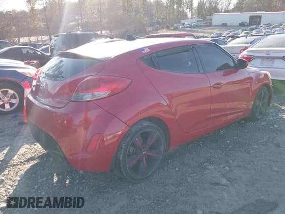 ✅ 2012 Hyundai Veloster w/Gray Int • VIN: KMHTC6AD6CU058180 • Lot: 41437903. Wystawiony na IAAI z przebiegiem 198 066 mil. Bezpłatny archiwum sprzedaży aukcyjnych z USA i szczegółowy raport historii pojazdu na DreamBid. Zdjęcie 4.