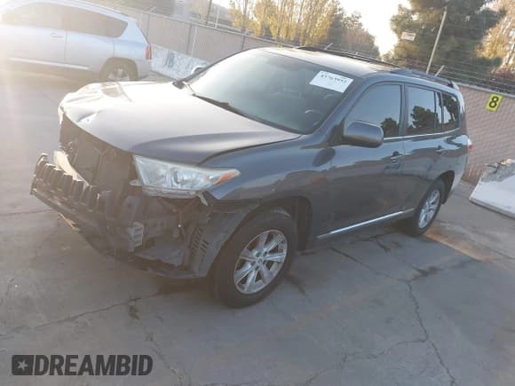 ✅ 2012 Toyota Highlander SE • VIN: 5TDBK3EH1CS172865 • Lot: 43763952. Wystawiony na IAAI z przebiegiem 139 722 mil. Bezpłatny archiwum sprzedaży aukcyjnych z USA i szczegółowy raport historii pojazdu na DreamBid. Zdjęcie 17.