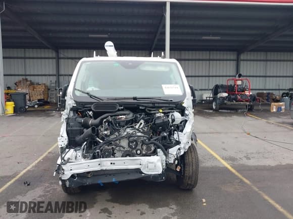 ✅ 2023 Ford Transit Cargo • VIN: 1FTBR1Y84PKC10758 • Lot: 42831119. Wystawiony na IAAI z przebiegiem 1 286 mil. Bezpłatny archiwum sprzedaży aukcyjnych z USA i szczegółowy raport historii pojazdu na DreamBid. Zdjęcie 6.