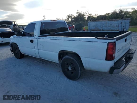 ✅ 2003 Chevrolet Silverado 1500 Work Truck • VIN: 1GCEC14X63Z153945 • Лот: 81243164. Опубликован ранее на Copart с пробегом Не указан. Бесплатный доступ к архиву аукционных продаж из США и подробный отчёт об истории автомобиля на DreamBid. Изображение 2.