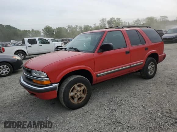 ✅ 2001 Chevrolet Blazer LT • VIN: 1GNDT13W41K125496 • Lot: 58687425. Wystawiony na Copart z przebiegiem 102 504 mil. Bezpłatny archiwum sprzedaży aukcyjnych z USA i szczegółowy raport historii pojazdu na DreamBid. Zdjęcie 1.