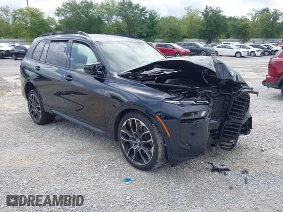 ✅ 2023 BMW X7 M60i • VIN: 5UX33EM02P9N87608 • Lot: 42474351. Wystawiony na IAAI z przebiegiem 29 916 mil. Bezpłatny archiwum sprzedaży aukcyjnych z USA i szczegółowy raport historii pojazdu na DreamBid. Zdjęcie 1.