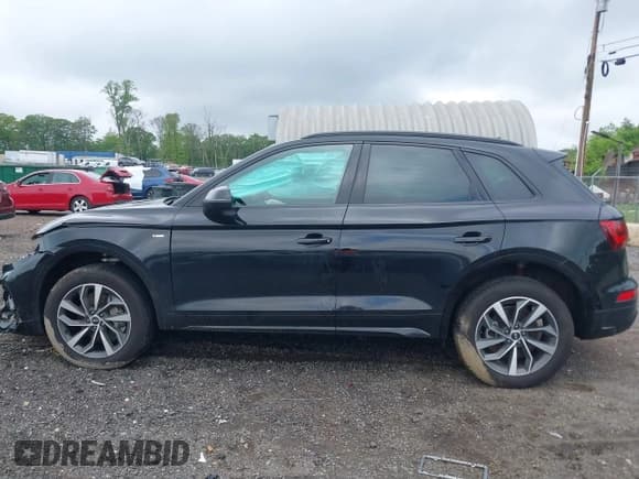 ✅ 2024 Audi Q5 S line Premium • VIN: WA1GAAFY9R2108000 • Лот: 42275990. Опубликован ранее на IAAI с пробегом 9 392 миль. Бесплатный доступ к архиву аукционных продаж из США и подробный отчёт об истории автомобиля на DreamBid. Изображение 14.