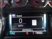 ✅ 2018 Chevrolet Silverado 1500 LTZ • VIN: 3GCUKSEJ5JG145427 • Lot: 43350615. Wystawiony na IAAI z przebiegiem 233 623 mil. Bezpłatny archiwum sprzedaży aukcyjnych z USA i szczegółowy raport historii pojazdu na DreamBid. Zdjęcie 15.