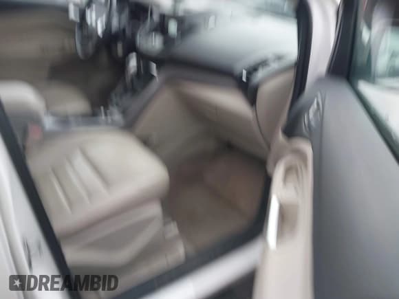 ✅ 2016 Ford Escape SE • VIN: 1FMCU9GX4GUB42360 • Лот: 43794661. Опубликован ранее на IAAI с пробегом 148 008 миль. Бесплатный доступ к архиву аукционных продаж из США и подробный отчёт об истории автомобиля на DreamBid. Изображение 5.