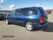 ✅ 2000 Dodge Caravan SE • VIN: 1B4GP44R3YB761354 • Lot: 89550805. Listed on Copart with 89,858 mi. Free auction sales archive from the USA and detailed vehicle history report at DreamBid. Image 2.
